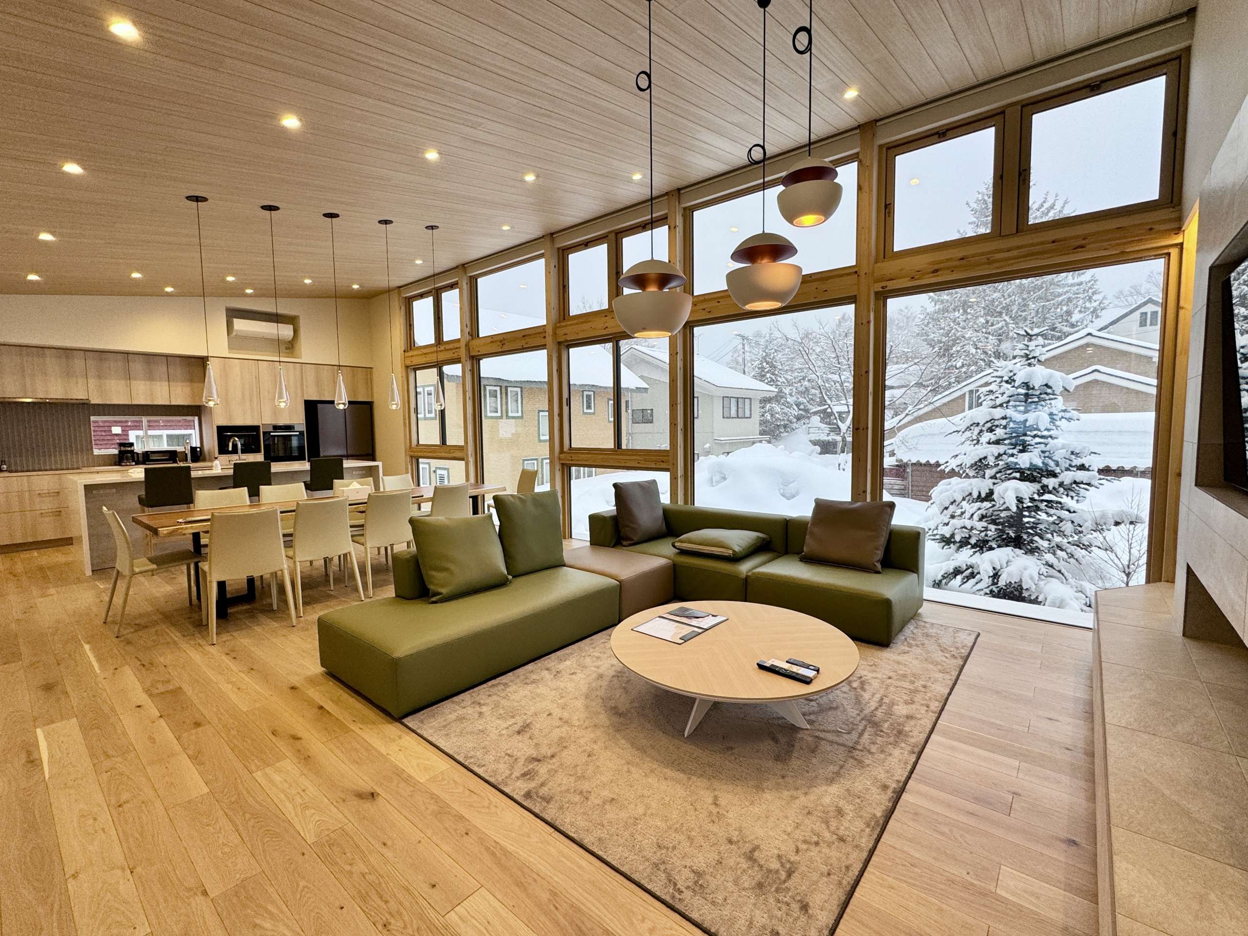 Villa Kyla Luxury Accommodation Chalet 5 Bedroom Chalet-105